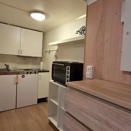 Easy & Practical Close To Senter - 4 Persons *